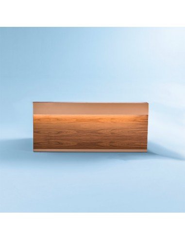 Mostrador de madera natural. Modelo Toki. Forma recta, tamaño mediano.