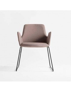 Silla tapizada en polipiel naranja modelo Altea. 2