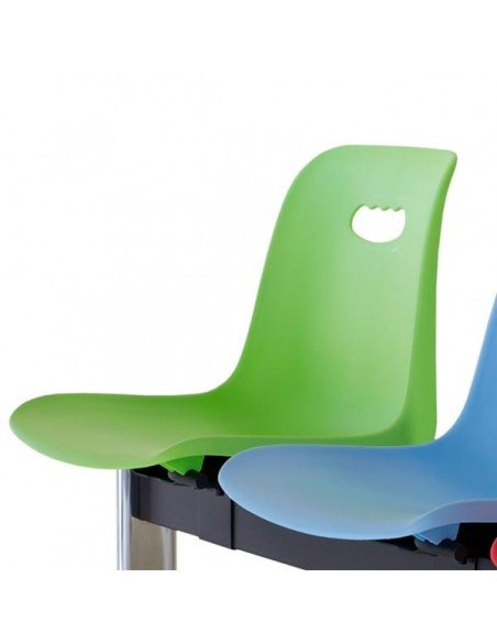 Foto del asiento de plástico de color verde de una bancada modelo ST5 de Intacor