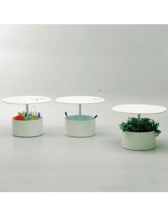 Mesa decorativa con macetero en la parte baja. 2